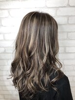 エル(L by truecreation)&nbsp;ブリーチ/春日部/ダブルカラー/学割U24/顔周り/ハイトーン/韓国