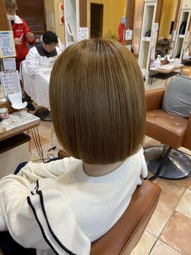 スナッグバイミュゼ(SNUG*musee) くすみベージュ/ミニボブ/30代/40代/50代