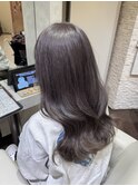 赤みをおさえた柔らか質感“グレージュカラー”が人気!