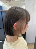 イヤリングカラーベージュ耳掛け切りっぱなし大人ボブ