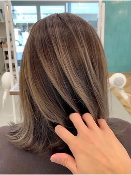 コンティロミー(CONTI ROMMY.) くびれボブミディアムレイヤーカット◎ヘーゼルブラウン髪質改善