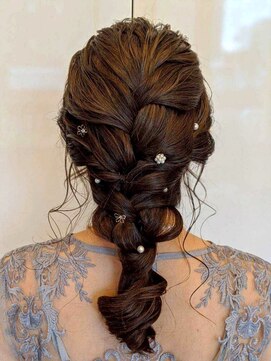 ジュリアンマーラ(Julien Mara) ルーズな編みおろし/アップスタイル/フェミニン/二次会/成人式