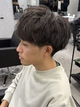 リオールバイニアウ(RE:ALL by Niau) MEN’S HAIR/波巻きツイストスパイラル/リバースセンターパート