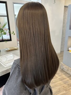 ヴィサージュバスク(VISAGE ba.s.k) くすみ感がおしゃれなオリーブブラウン