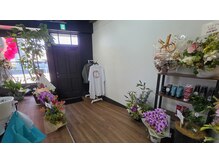 リフト(LiFT)の雰囲気（緩やかな傾斜のある入り口）