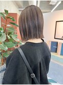 切りっぱなしボブ×アッシュベージュ