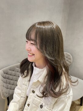 ジルバイジアン(JILL by GIEN) カーキベージュ　顔周りレイヤー　インナーピンク