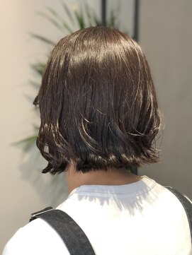 スカーレット(Scar/let) 結べるボブ/顎下ラインのボブ/アッシュブラウン/大人女性