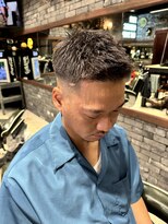 フォーコーナーズカットショップスリーセント 栄(FourCornersCutShop 3/cent)&nbsp;クルーカット/フェザーアップ/大人フェード/大人刈り上げ