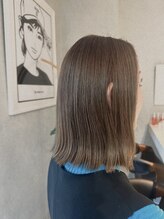 ルーブル(LOUVRE)&nbsp;【Hitomi】くすみ白髪カラー