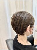 耳かけショート×アッシュブラウン