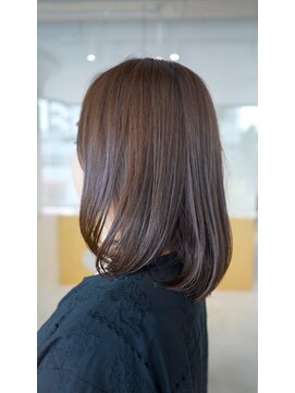ワッカ(wacca) ミディアム　ゆる巻き　質感カット　ベージュ