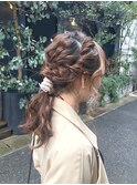 ふんわりローポニーアレンジ
