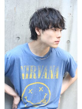 ブークル(boucle) マットな質感の無造作パーマウルフ