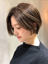 アルバム 渋谷パルコ(ALBUM) 丸みカーキグレージュショート_耳かけウェーブパーマ_ba287274