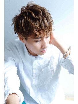 ネウィ ハウオリ 札幌駅前(newi hau'oli) 束感ショート マッシュ 短髪 おしゃれメンズ カジュアル