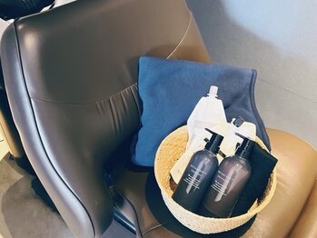チル(CHILL)の写真/落ち着いた照明にフルフラットベッドでリラクゼーションのご褒美時間♪癒しのヘッドスパで小顔効果も◎