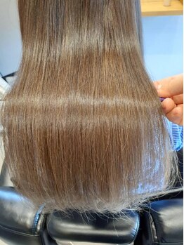 シア(Sia)の写真/特許取得の髪質改善カラーで大人女性を艶のある髪質へ導きます！グレイカラーでも理想の色味を実現◎