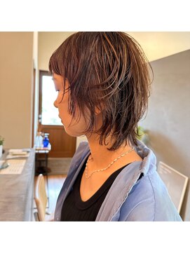 ツナグ(tsunagu) レイヤーウルフにニュアンスパーマ