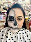 ハロウィンメイク『ガイコツ半顔メイク＋ヘアセット』完成度高め