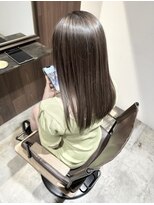 リズム(Lism)&nbsp;シースルーな美髪ストレートスタイル