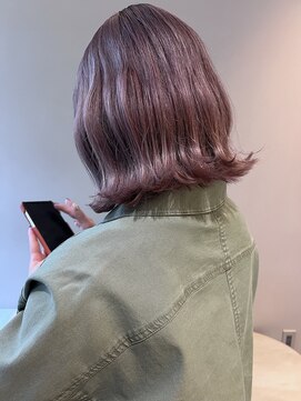 イリ(Ili) ラベンダーピンクとボブカット