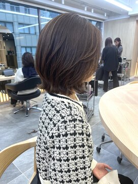 リファインド(REFINED) 丸みが可愛いミディアムボブスタイル　村田