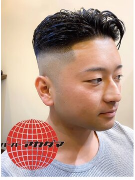 バーバー アカダマ フェード