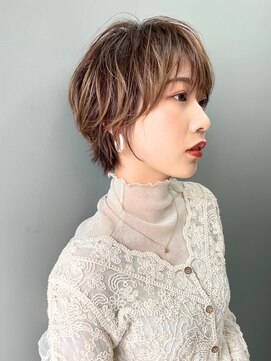 ジエクトアイロ 江坂駅前 似合わせ横顔美人ショート◇フェザーショート・マロンベージュ