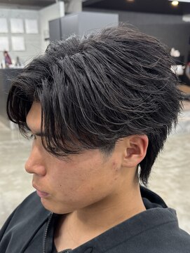 エデアンルクラ 下通(EDEAN Leclat) 熊本メンズヘア センターパート フェザーパーマ カルマパーマ