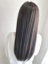 ヨロ(YoLo.)&nbsp;オージュアソムリエによるオージュアトリートメント 担当 山下