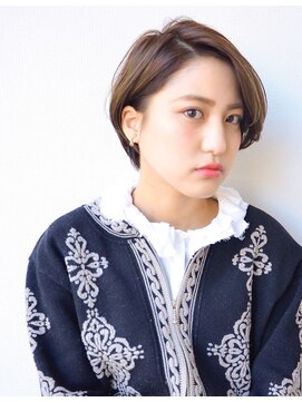 スケッチ(sketcH) 【sketcH.】ハイライト 透明感カラー × 耳かけ ショートボブ