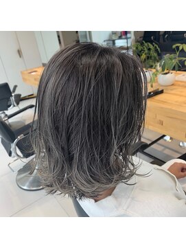 ラダ(Lada) ボブ