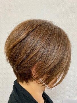 サクラ(Sakura) 前下がりボブ