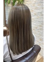 ヘアケアアンドヘアデザイン リベール(L:belle)&nbsp;サクラマチ/井野/バレイヤージュ/セミロング/ベージュ