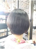 ショートボブ