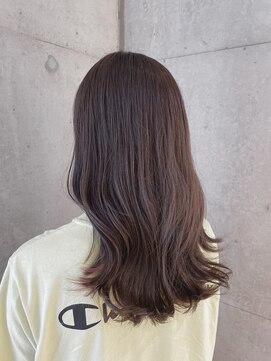 リビンバイアフロート(Livin by afloat) うる艶髪レイヤーカット艶感くびれヘア　おおたかの森