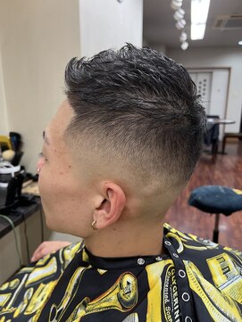 メンズ美容室 タカミ スキンフェードカット　バリアート　アップバング