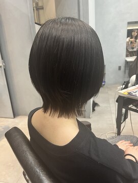 エレナ(elena) ウルフカット×弱酸性縮毛矯正