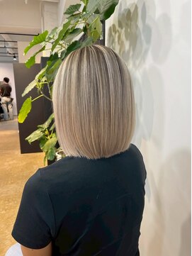 メリー オオサカ(Merly Osaka) high tone beige balayage