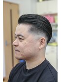 スキンフェード７：３分けバーバースタイル