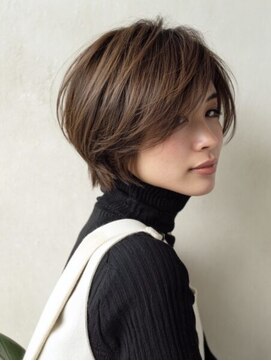 レリーノーブル 西宮北口(RelyNoble) 白髪ぼかし×ひし形ショート立体感と大人かっこよさ[西宮北口]