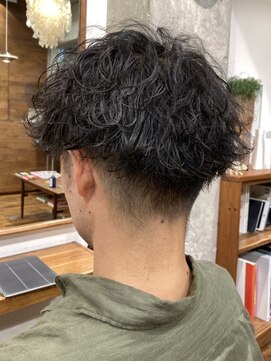 シルフィ(sylph) ツイストスパイラル/雰囲気のあるパーマでお洒落感も◎/ツイスパ