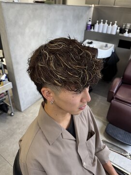 グルーマーズトウキョウ(GROOMER/S TOKYO) スペインカール/神保町/刈り上げ/マレットヘア/フェードカット