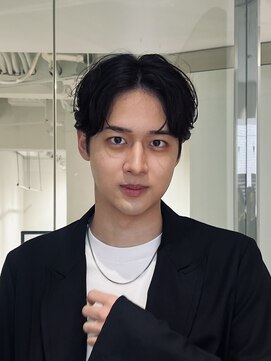 メラキ 荻窪駅前店(Meraki) ニュアンスで魅せる大人のセンターパート