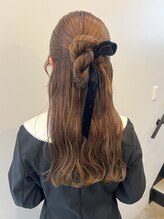 【ヘアアレンジ】特別な日を彩るカラー映えするヘアセット