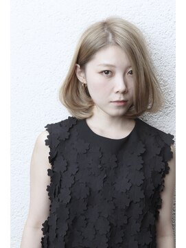 リリアン(Liliane) スモーキーボブ