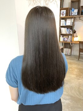 ヘアーアイストゥーレ(HAIR ICI TRE) 質感改善カラーオリーブカラー担当渡辺聖