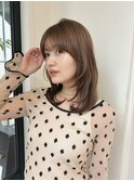 ミディアムレイヤー　レイヤーカット　くびれヘア