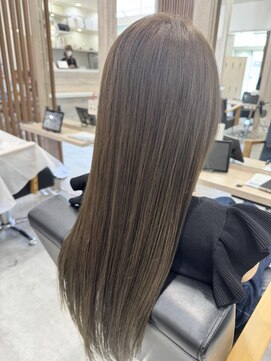 ヨロ(YoLo.) くすみベージュカラー